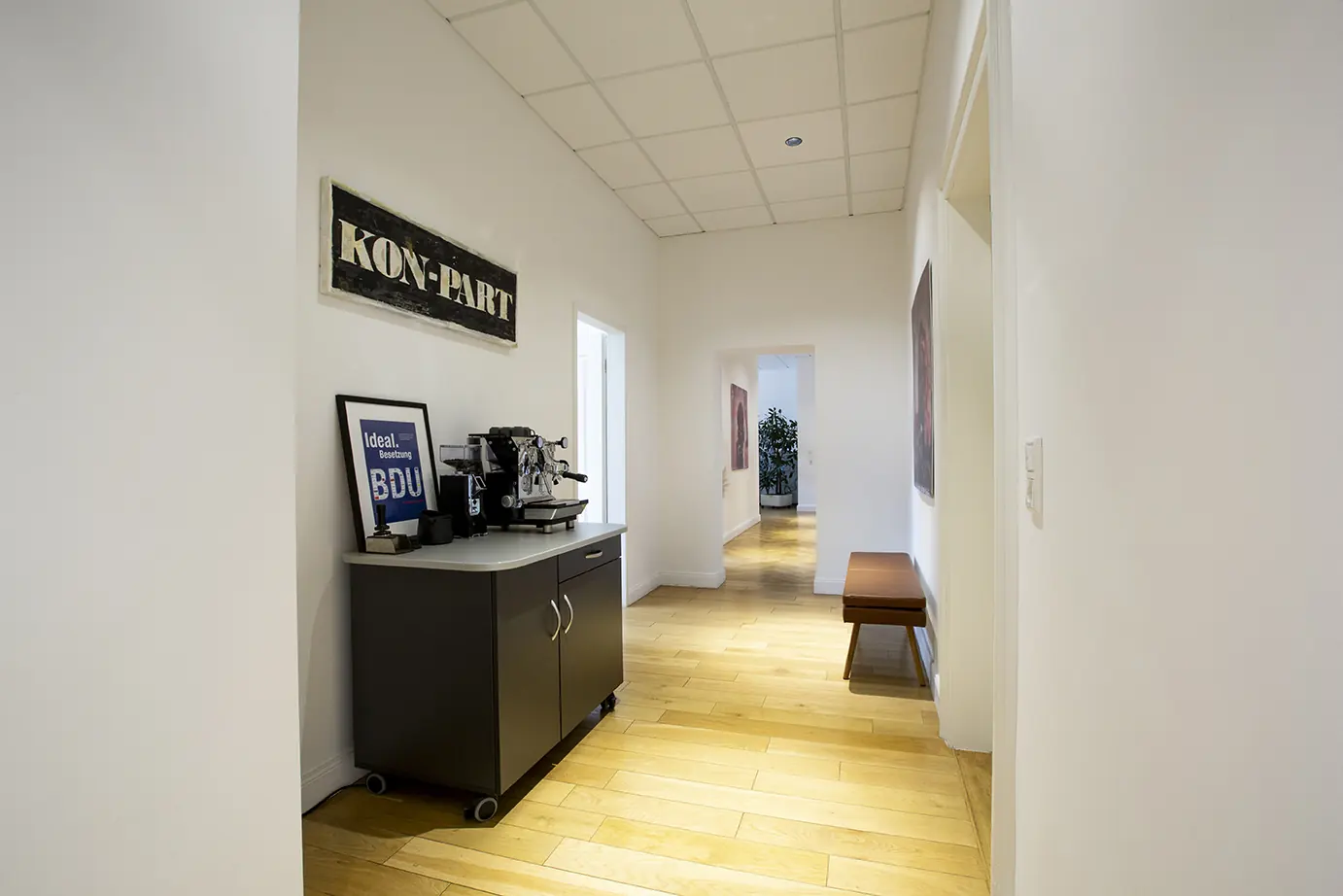 Entrance area with the historic KON-PART sign at the Lippstadt office
